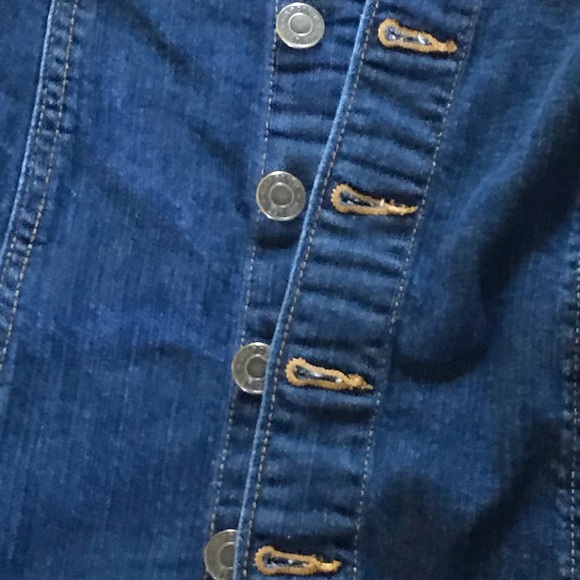 Denim button up skirt - Picture 3 of 7